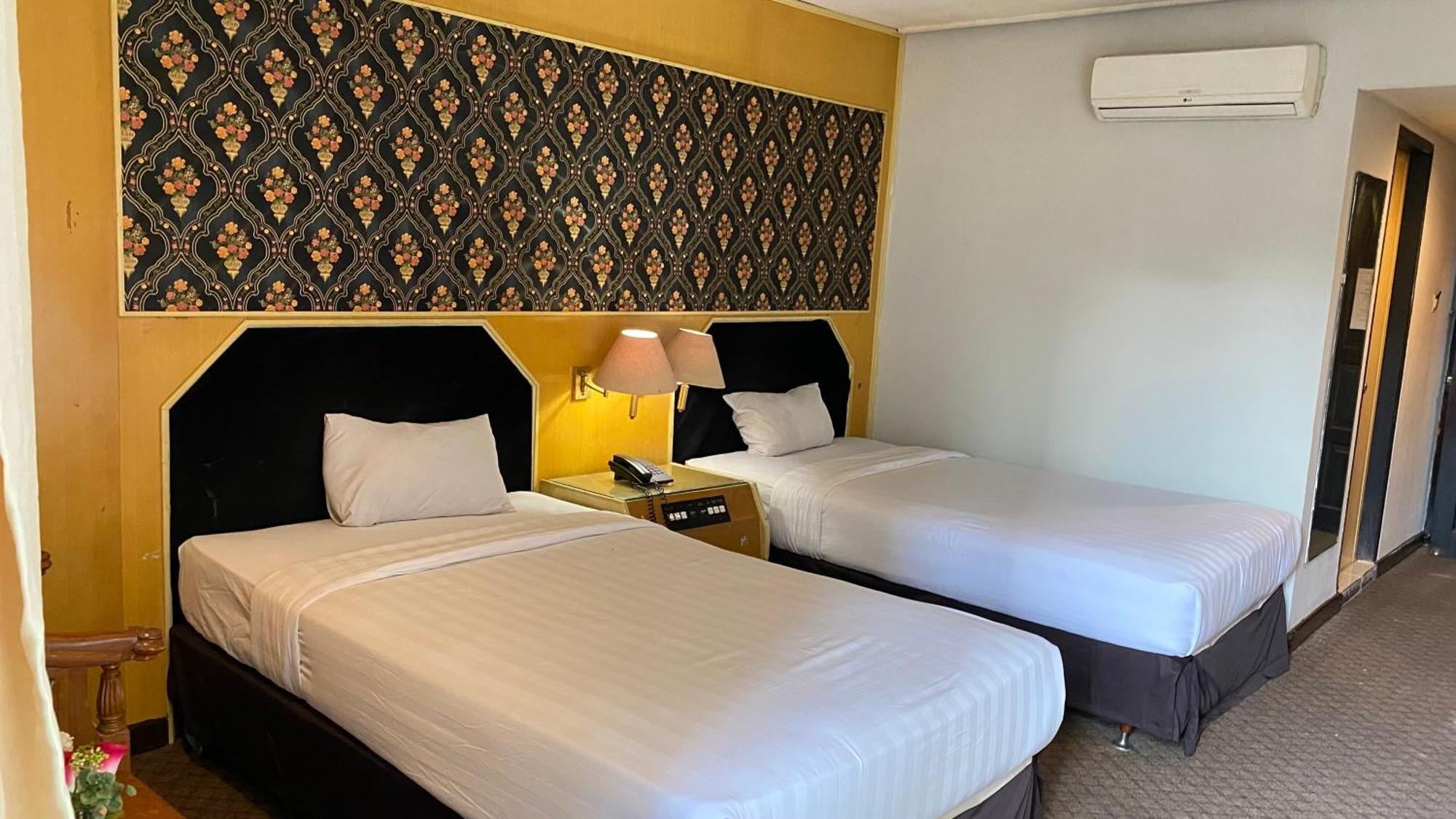 Mas Graha Hotel Pekanbaru Zewnętrze zdjęcie