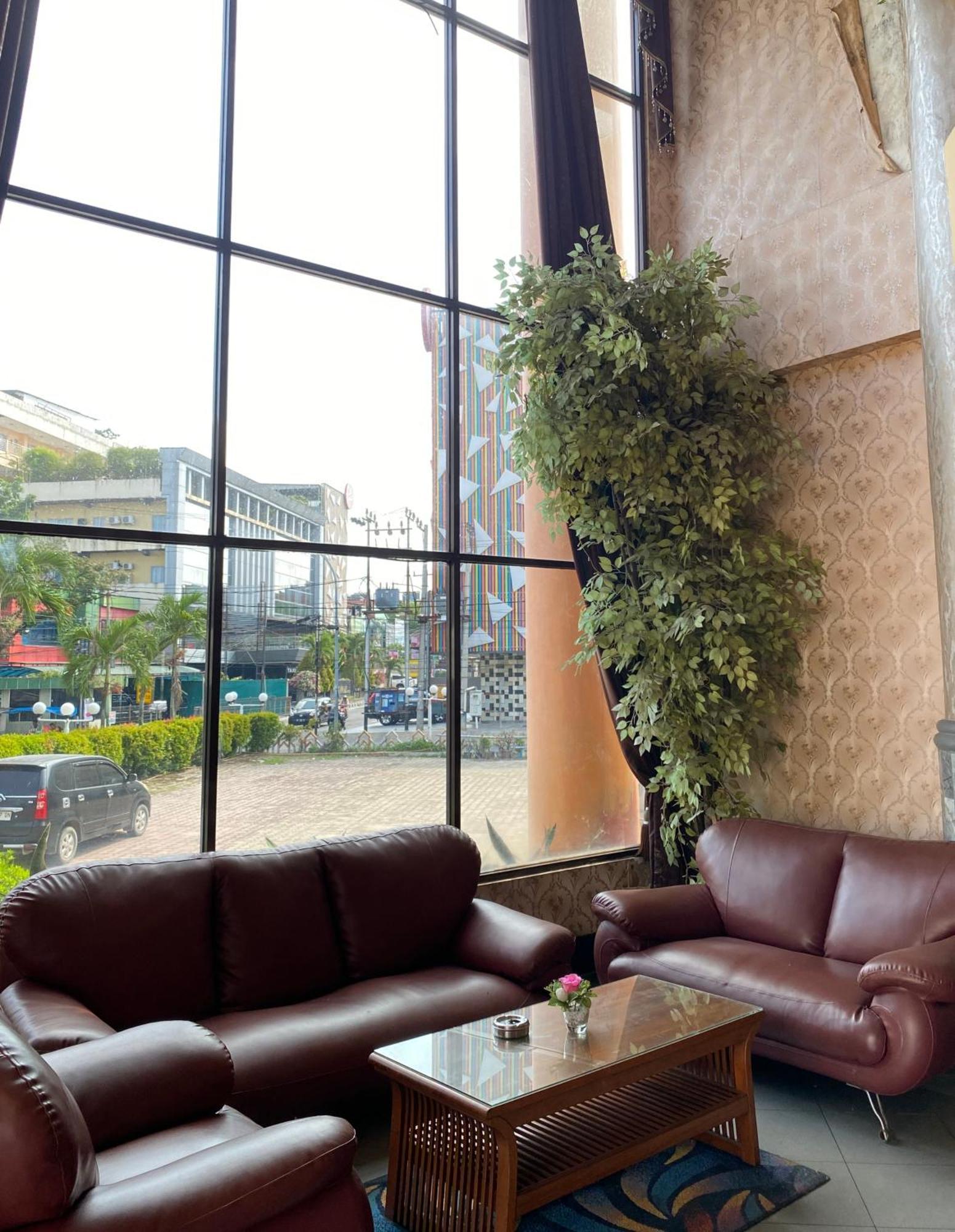 Mas Graha Hotel Pekanbaru Zewnętrze zdjęcie